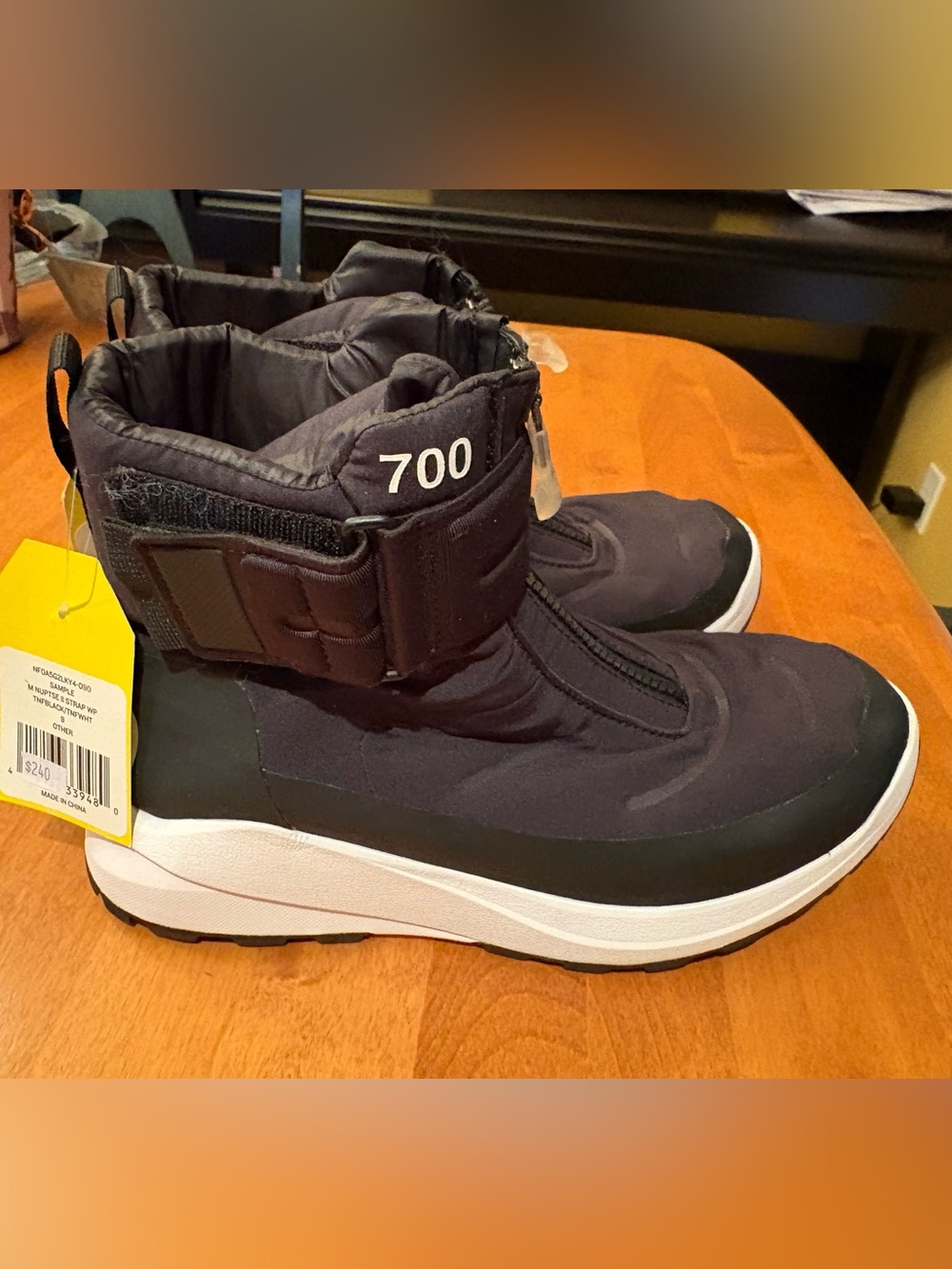 The north face 700 nupste II Men's Black Winter Ankle Boots size 9